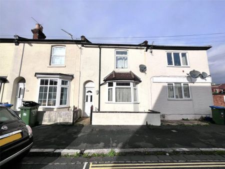 4 Bedroom House - Middle Street, Southampton - Photo 5