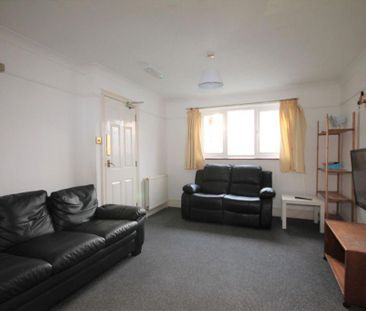4 bedroom terraced house to rent - Photo 3