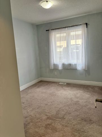 For Lease - 4 Snap Dragon Trail, East Gwillimbury, Ontario - Photo 5