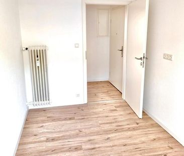 Helle Zwei Zimmerwohnung modernisiert - Foto 1