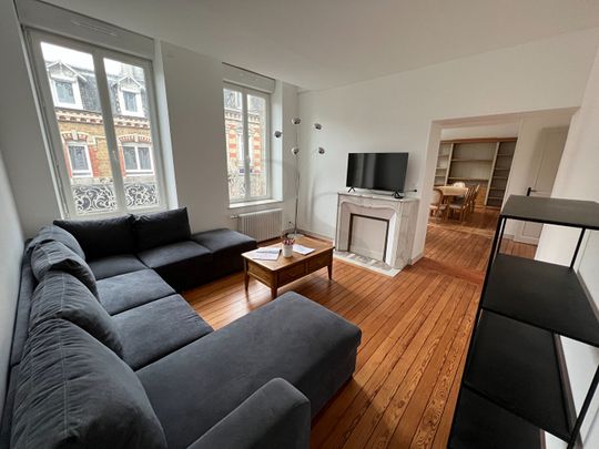 Location Maison 7 pièces 213m² - Photo 1