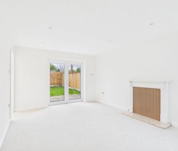 3 bedroom detached house to rent - Photo 2