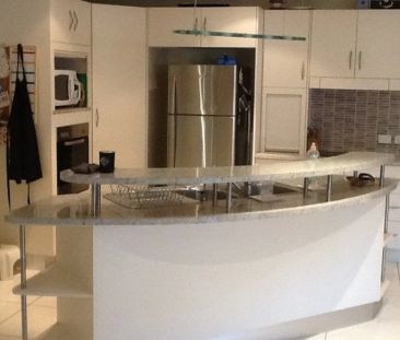 Spacious Family Home in Kirwan - Photo 2
