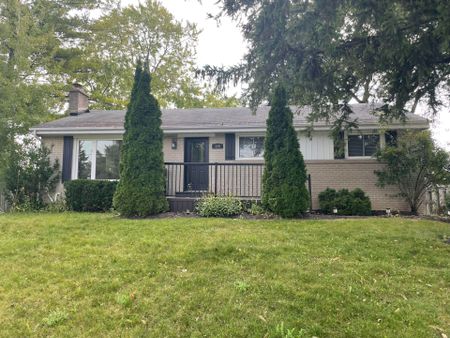 For Lease - 326 Rupert Avenue, Whitchurch-Stouffville, Ontario - Photo 5