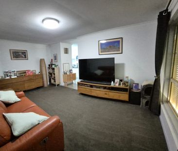 Modern, Low‑Maintenance Living in the Heart of Queenstown - Photo 1