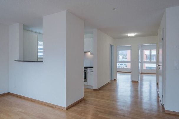 Modern living in Visp with seating area - Photo 1