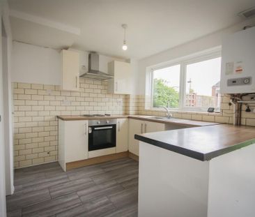 3 bedroom terraced house to rent - Photo 2
