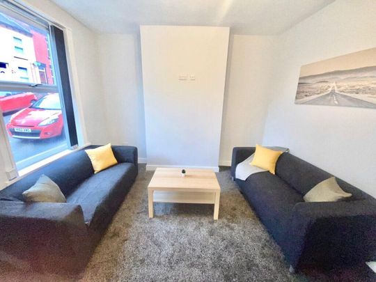 2 bedroom terraced house to rent - Photo 1