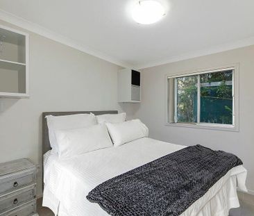 Neat Two-Bedroom Home in Peaceful Lakeside Pocket - Photo 5