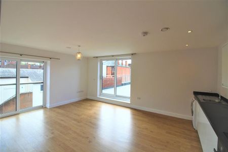 2 bedroom apartment to rent - Photo 2