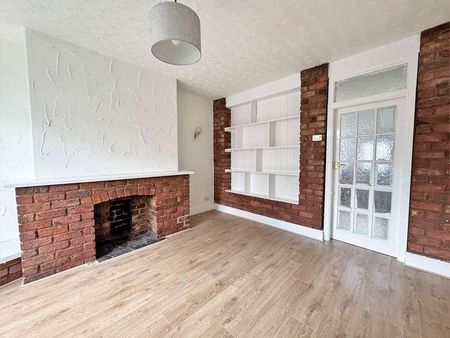 Broad Lane, Burnage, Rochdale, OL16 - Photo 2