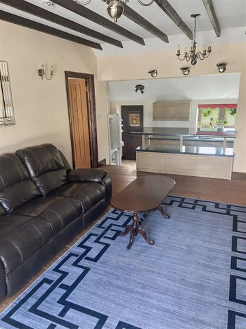 1 Bedroom Flat / Apartment to let - Photo 2