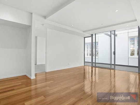 Inner-City Sophistication with Space and Style - Photo 1