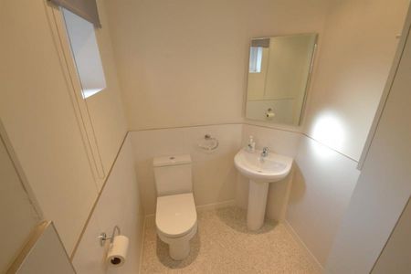 1 Bedroom Apartment To Let - Photo 3