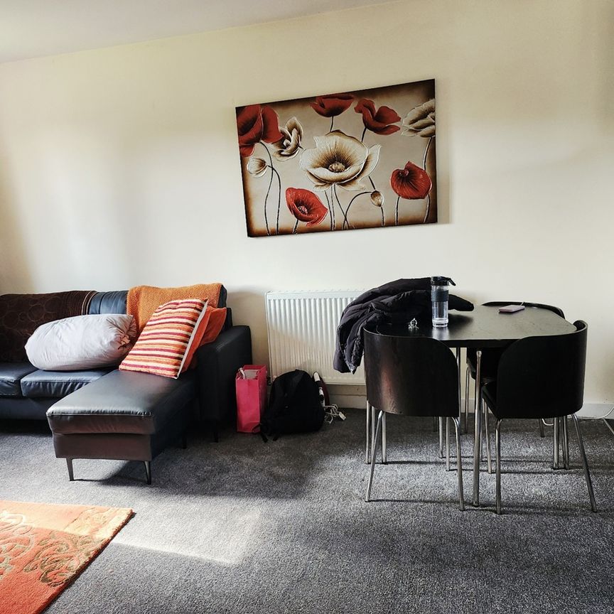 Room in a Shared Flat, Herbert James Close, B66 - Photo 1