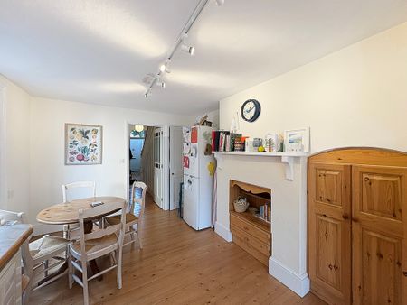 A well-proportioned three-bedroom Victorian terrace offering bright living accommodation and a private garden, situated in a popular residential location. - Photo 5