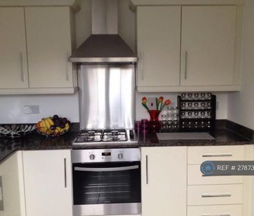 3 bedroom semi-detached house to rent - Photo 5