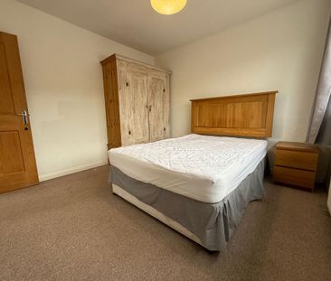 4 bedroom semi-detached house to rent - Photo 6