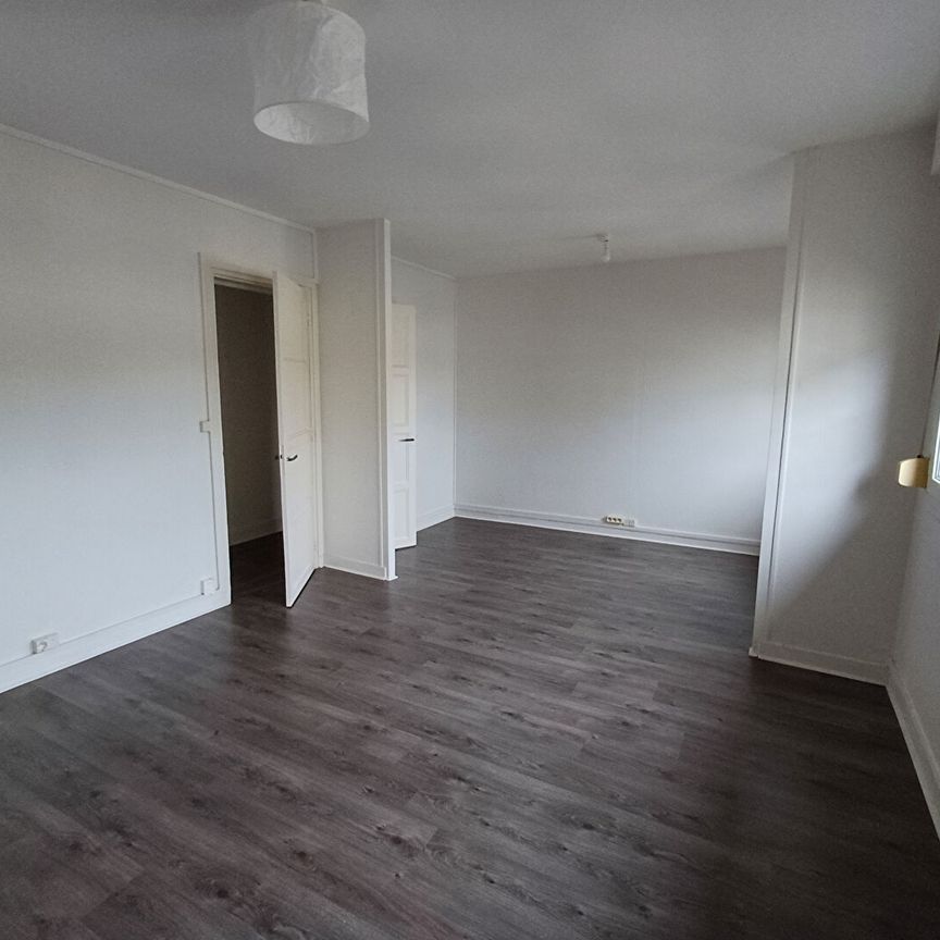 Location Appartement 2 pièces 55m² LOUVIERS 27400 - Photo 1