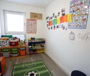 3 bedroom end of terrace house to rent - Photo 4