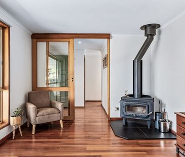 Updated spacious home set in idyllic surroundings - Photo 3