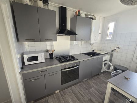 Location Appartement 3 pièces 55m² PARAY LE MONIAL 71600 - Photo 3