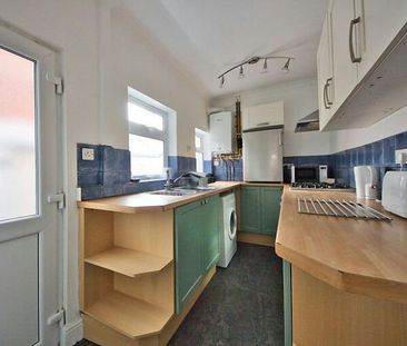 Avenue Road Extension, Clarendon Park, Leicester, LE2 - Photo 1