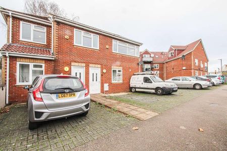 Walton Avenue, Harrow, HA2 - Photo 2