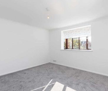 Abbotsbury Court, Horsham, RH13 - Photo 2