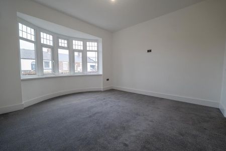 2 bedroom semi-detached bungalow to rent - Photo 2