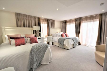 5 bedroom flat to rent - Photo 4