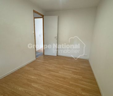 LOCATION d'un appartement de 3 pièces (45 m²) à SAINT CHAMAS, - Photo 2