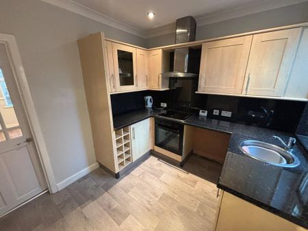 2 bedroom terraced house to rent - Photo 4