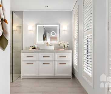 Tranquil family entertainer, dream lifestyle location - Photo 1