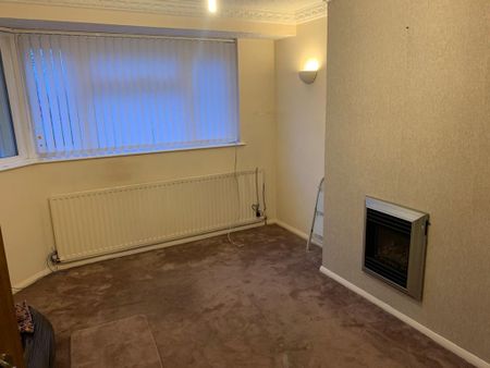 3 bedroom semi-detached house to rent - Photo 2