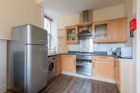 9005L - Hope Park Crescent, Edinburgh, EH8 9NA - Photo 2