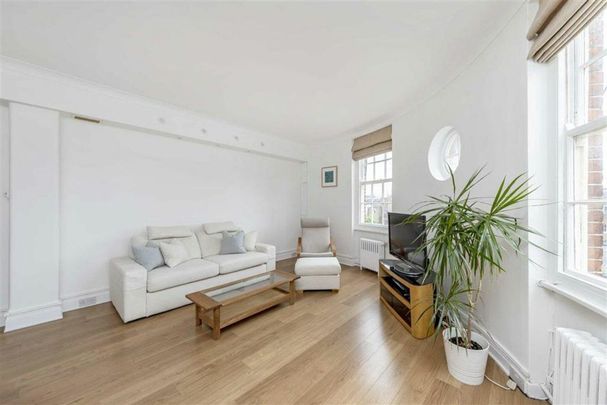 Queensway, Hyde Park, W2 - Photo 1