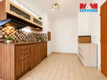 Pronájem bytu 1+kk, 28 m - Fotografie 2