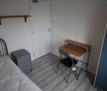 4 bed house to rent in Forest Road, Colchester - Photo 2
