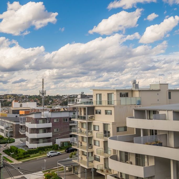 Spacious Waterside Apartment for lease - Photo 1