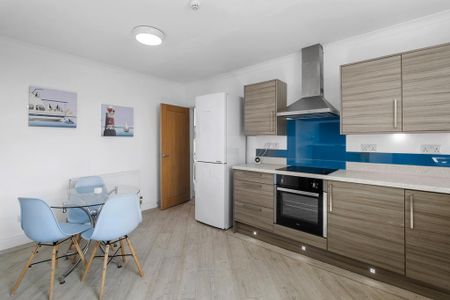 3 bedroom apartment to rent - Photo 4