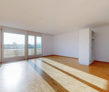 Appartement mansardé à la périphérie de la ville - Photo 3