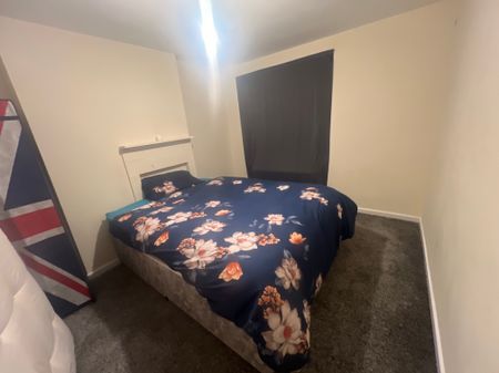 1 bedroom property to rent Birkhouse Lane, Paddock, HD1 - Photo 2