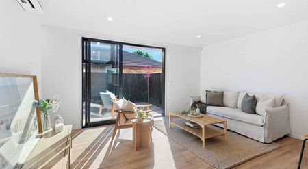 Stylish Living in a Convenient Location - Photo 4