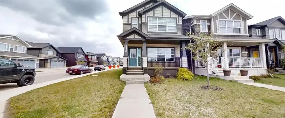 Cozy corner lot 3 bedroom House ! | 630 Orchards Boulevard Southwest, Edmonton - Photo 1