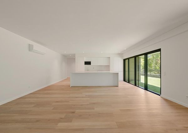 2 Bedroom Apartment with garden, Miraflores, Oeiras