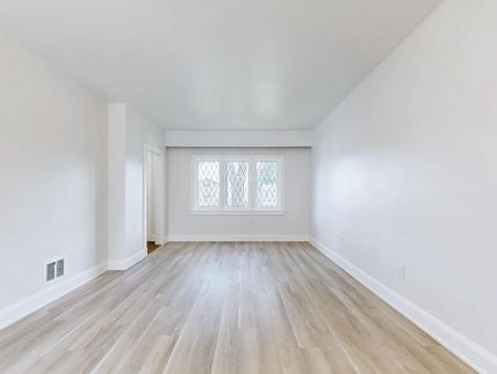 For Lease - 668 Scarlett Road, Toronto, Ontario - Photo 2