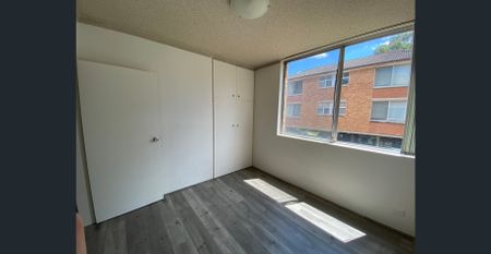 MODERN COMFORT, POOLSIDE LIFESTYLE! - Photo 4