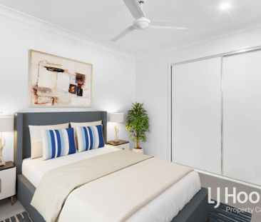 Modern 2 Bedroom Duplex with Air Con in Main Bedroom & Living Area! - Photo 6