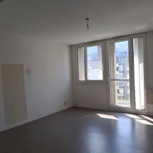 Location Appartement à FONTAINE - Photo 1